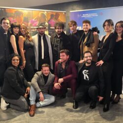 foto gruppo e cast con regista